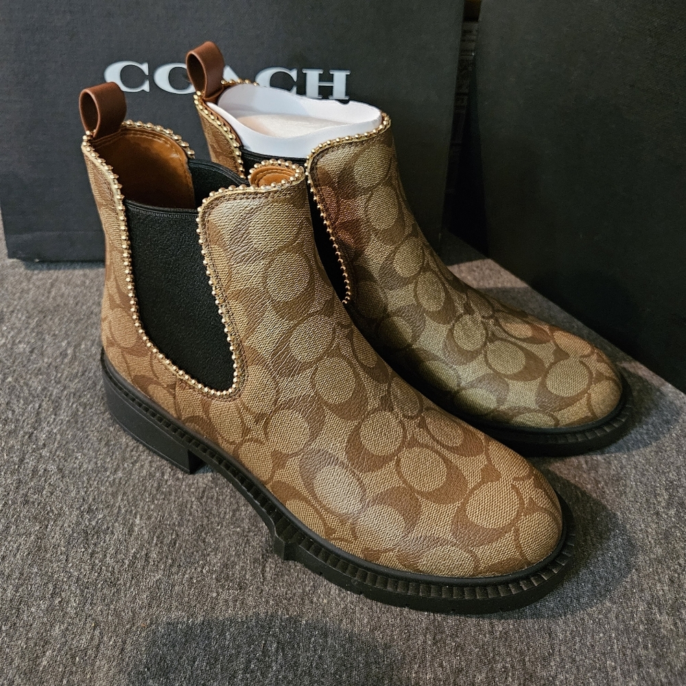 Coach boots